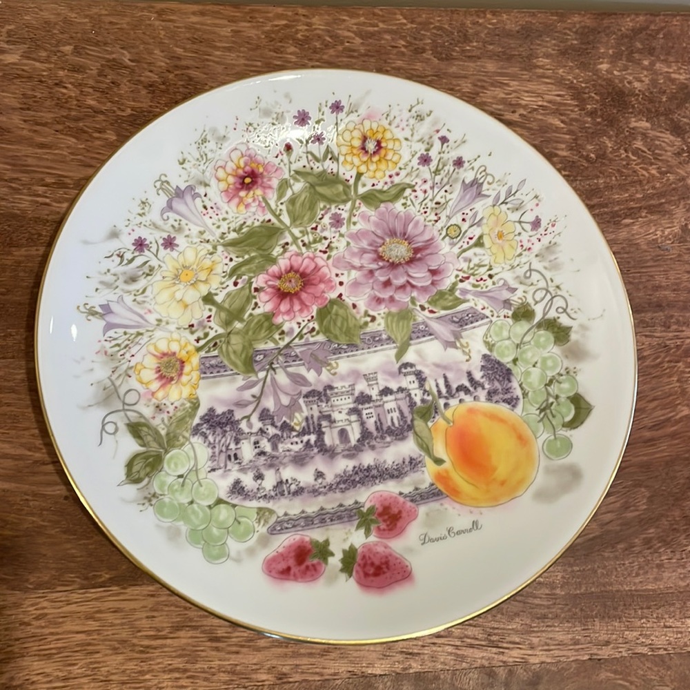 Limited Arts Corporation Davis Carroll “Floral Heirlooms” 10” Plate